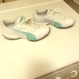 Puma Sneakers
